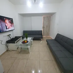 בדוק זמינות